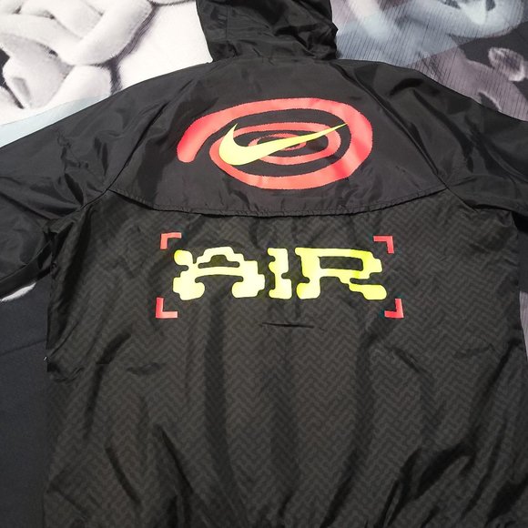 Nike Catching Air Windrunner Jacket - Large - Picture 6 of 7